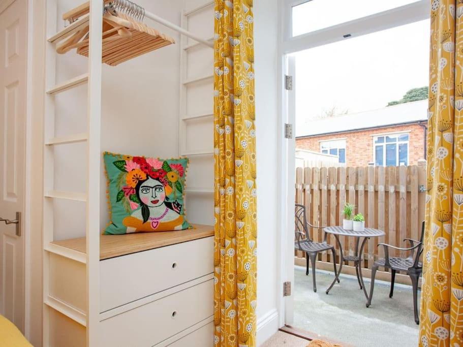 2 Central, Spacious, Apartment With Private Patio Sidmouth Buitenkant foto